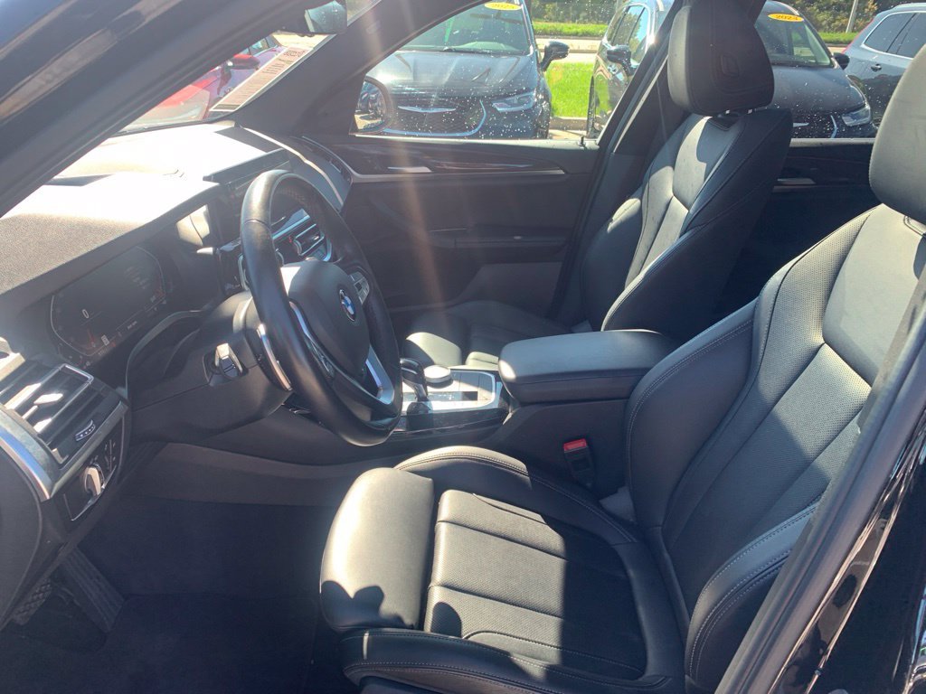 Used 2023 Black BMW xDrive30i image 16