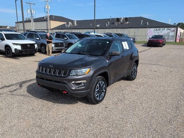 Used 2019 Gray Jeep Trailhawk image 15