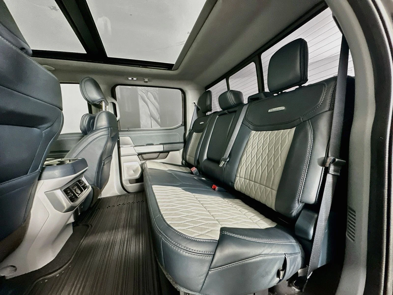 Used 2023 Black Ford Limited image 27