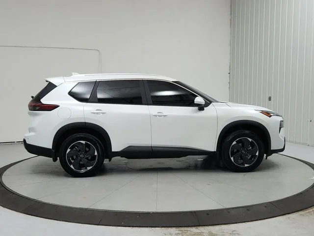 Used 2024 White Nissan SV image 8