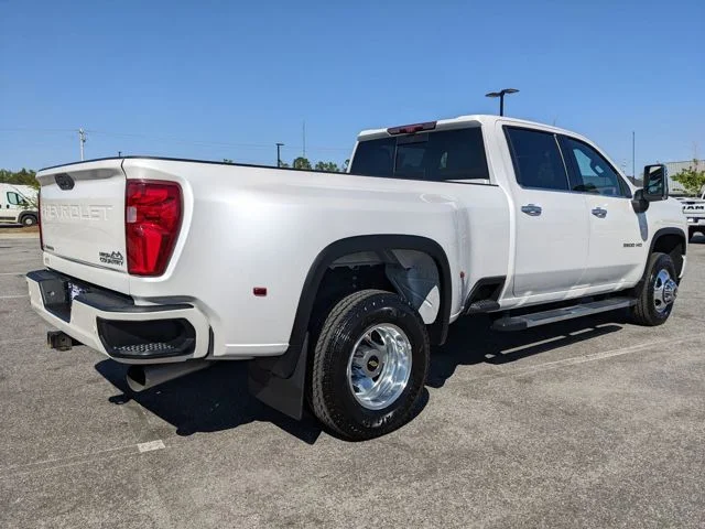Used 2022 Beige Chevrolet High Country image 17
