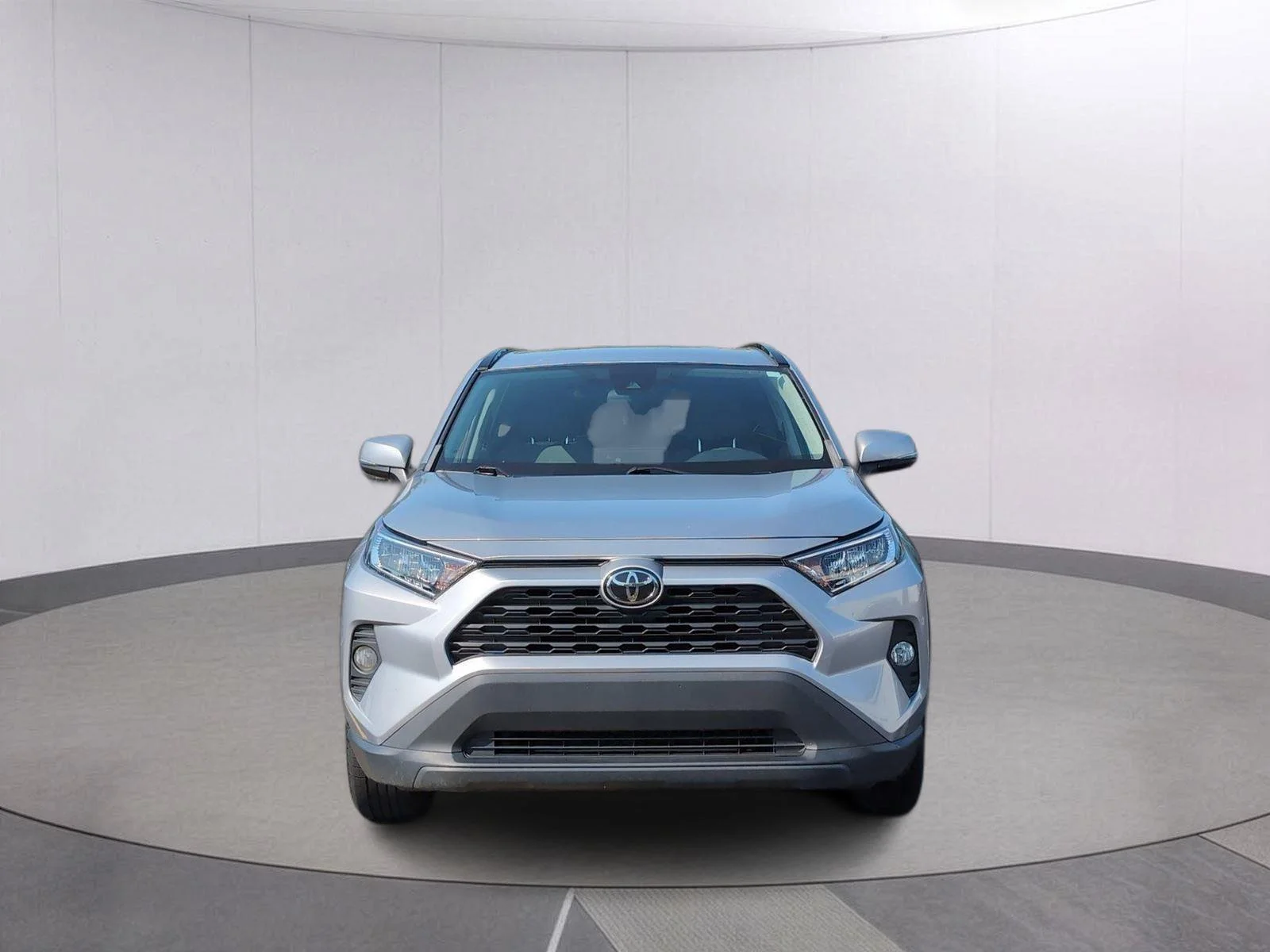 Used 2020 Silver Sky Metallic Toyota XLE image 10