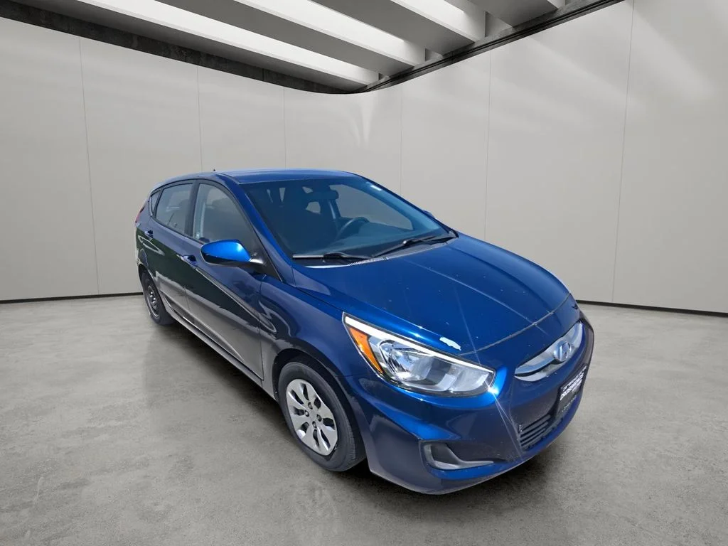 Used 2017 Pacific Blue Pearl Hyundai SE image 7