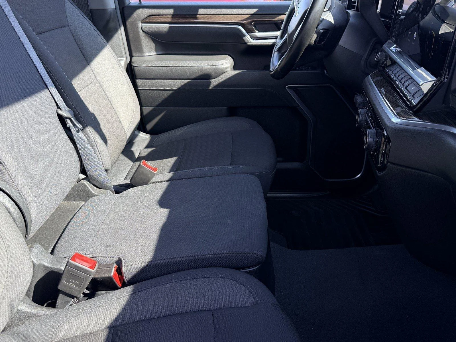 Used 2025 Summit White Chevrolet LT image 8