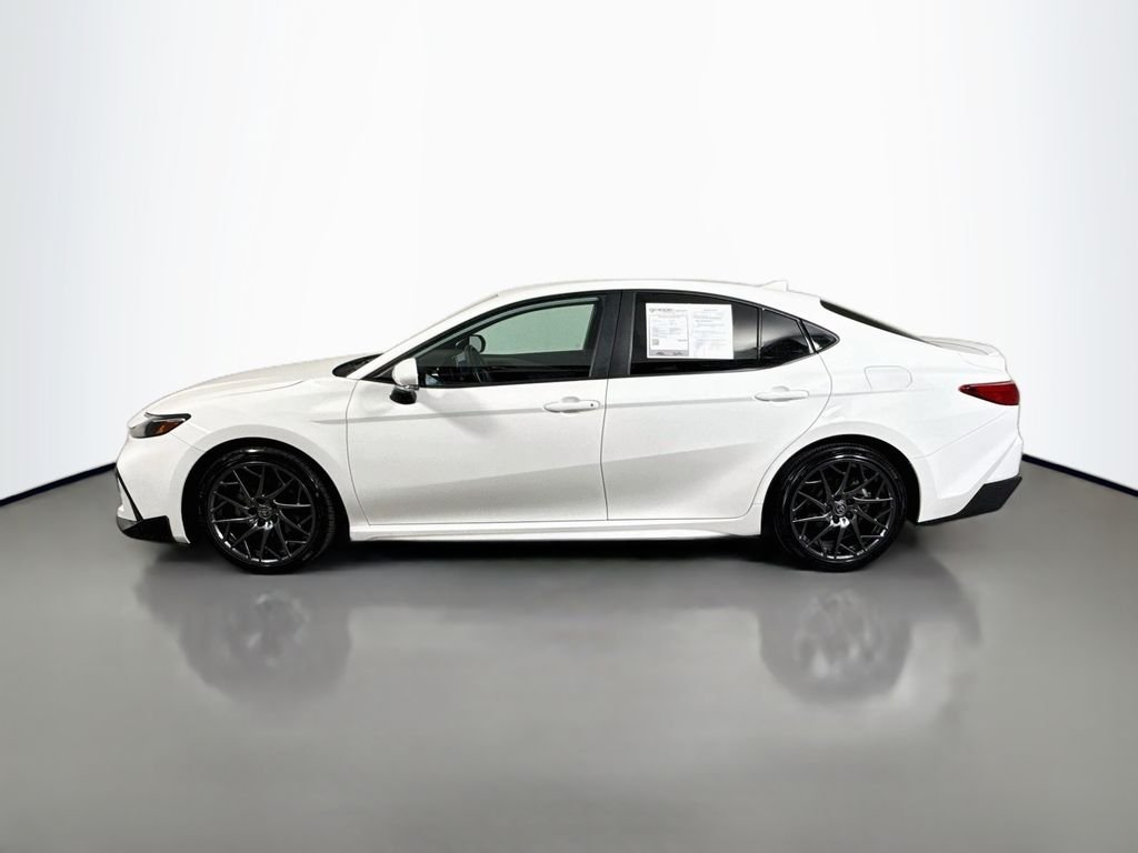 Used 2025 Ice Cap Toyota SE image 4