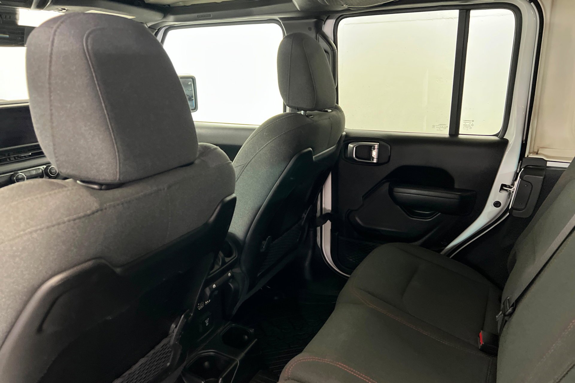 Used 2025 Bright White Clearcoat Jeep Rubicon image 20
