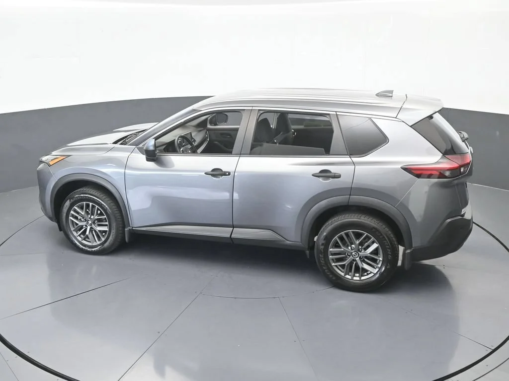 Used 2021 Gray Nissan S image 41