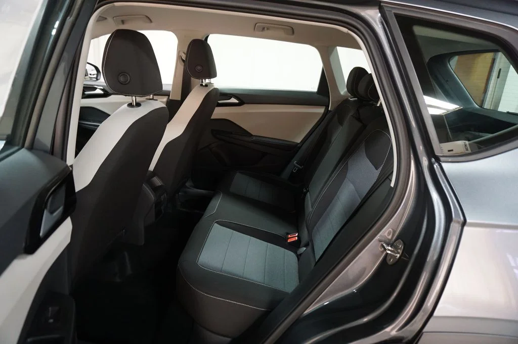 New 2026 Platinum Gray Volkswagen 1.5T S image 11