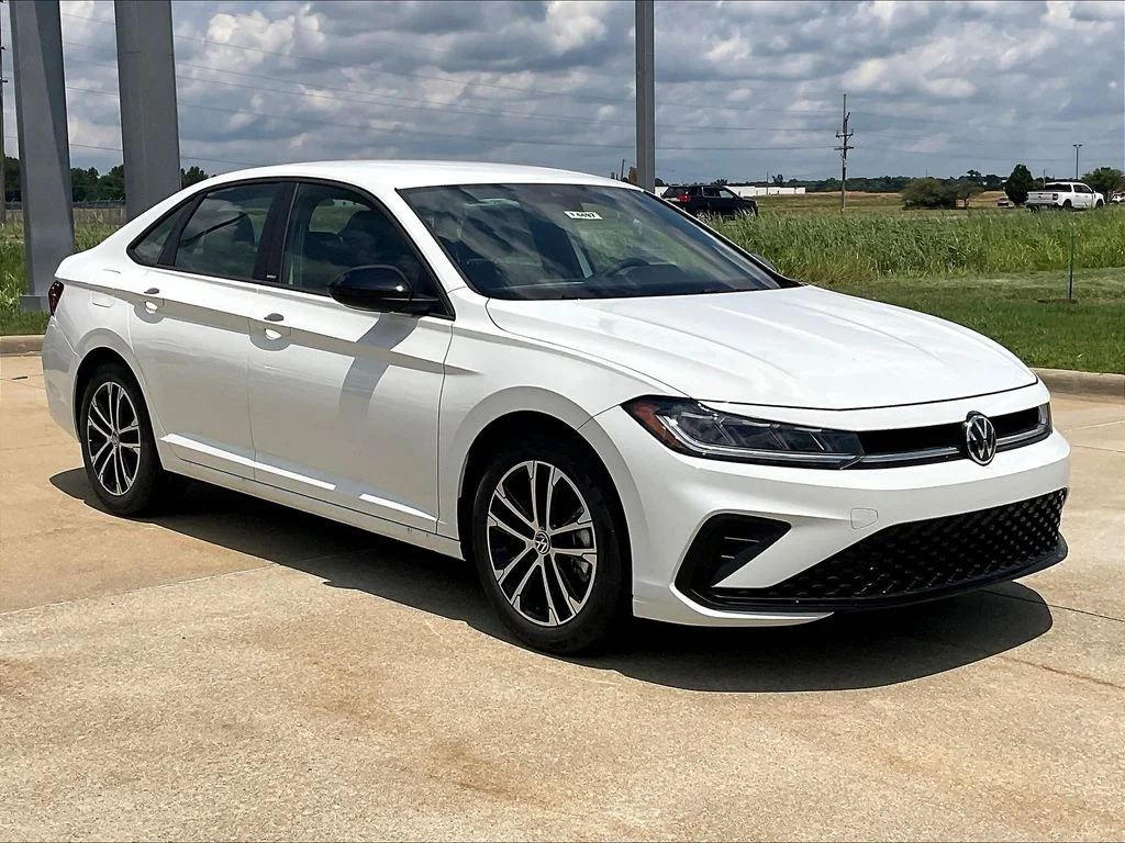 New 2026 White Volkswagen 1.5T Sport image 1
