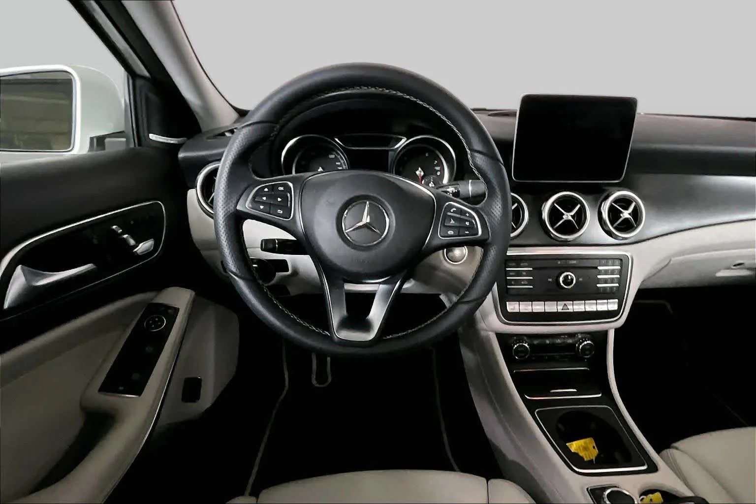 Used 2018 Polar White Mercedes-Benz GLA 250 image 6