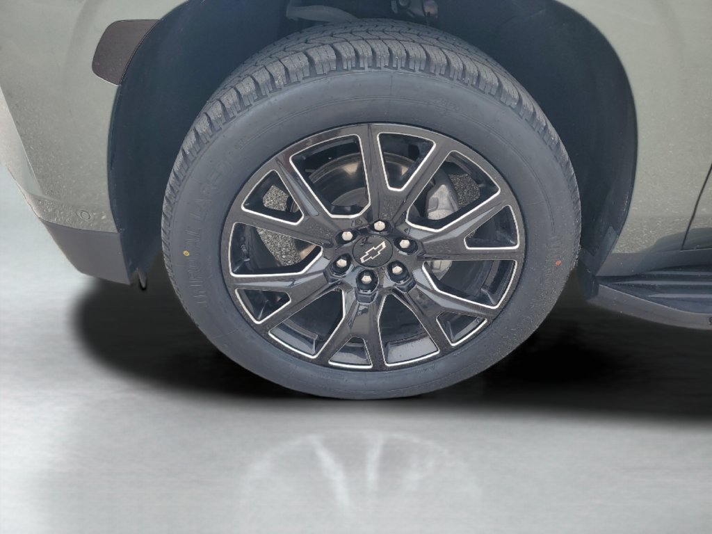 Used 2023 SILVER SAGE METALLIC Chevrolet Premier image 27