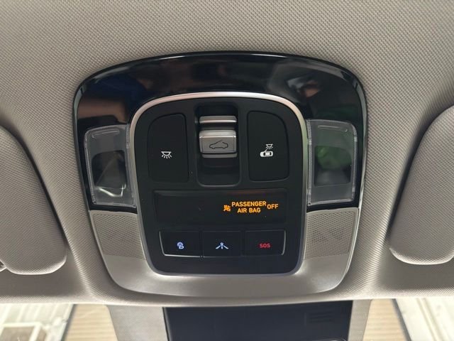 Used 2020 Black Hyundai Limited image 26