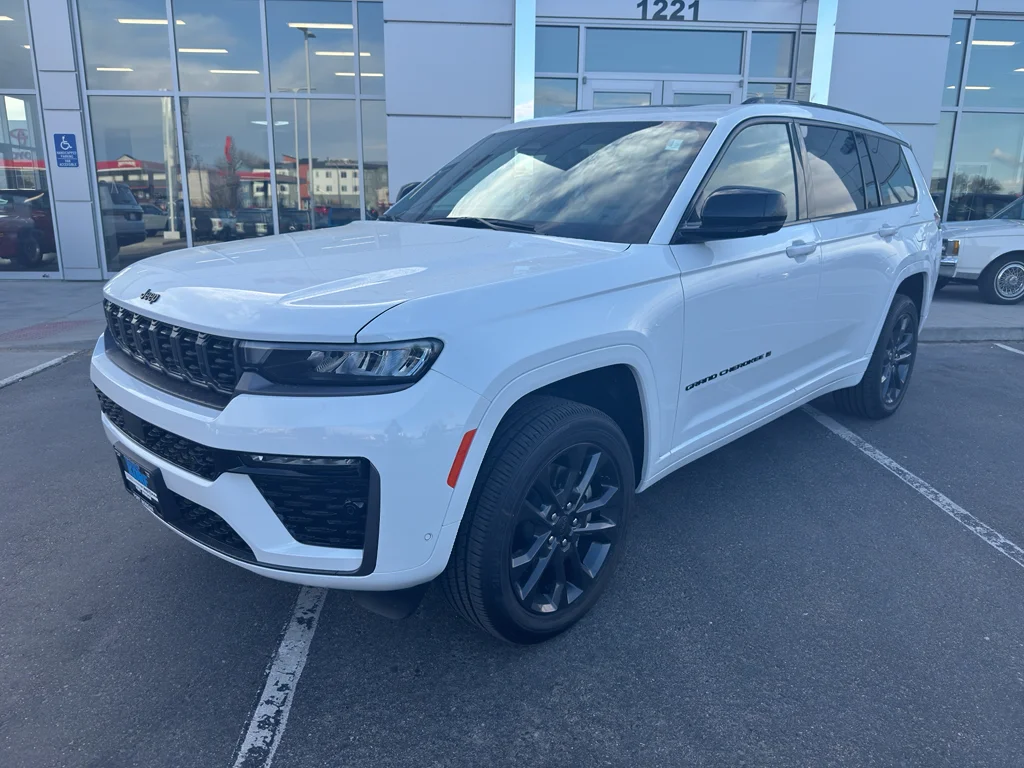 New 2026 Bright White Clear-Coat Exterior Paint Jeep Limited Reserve image 1