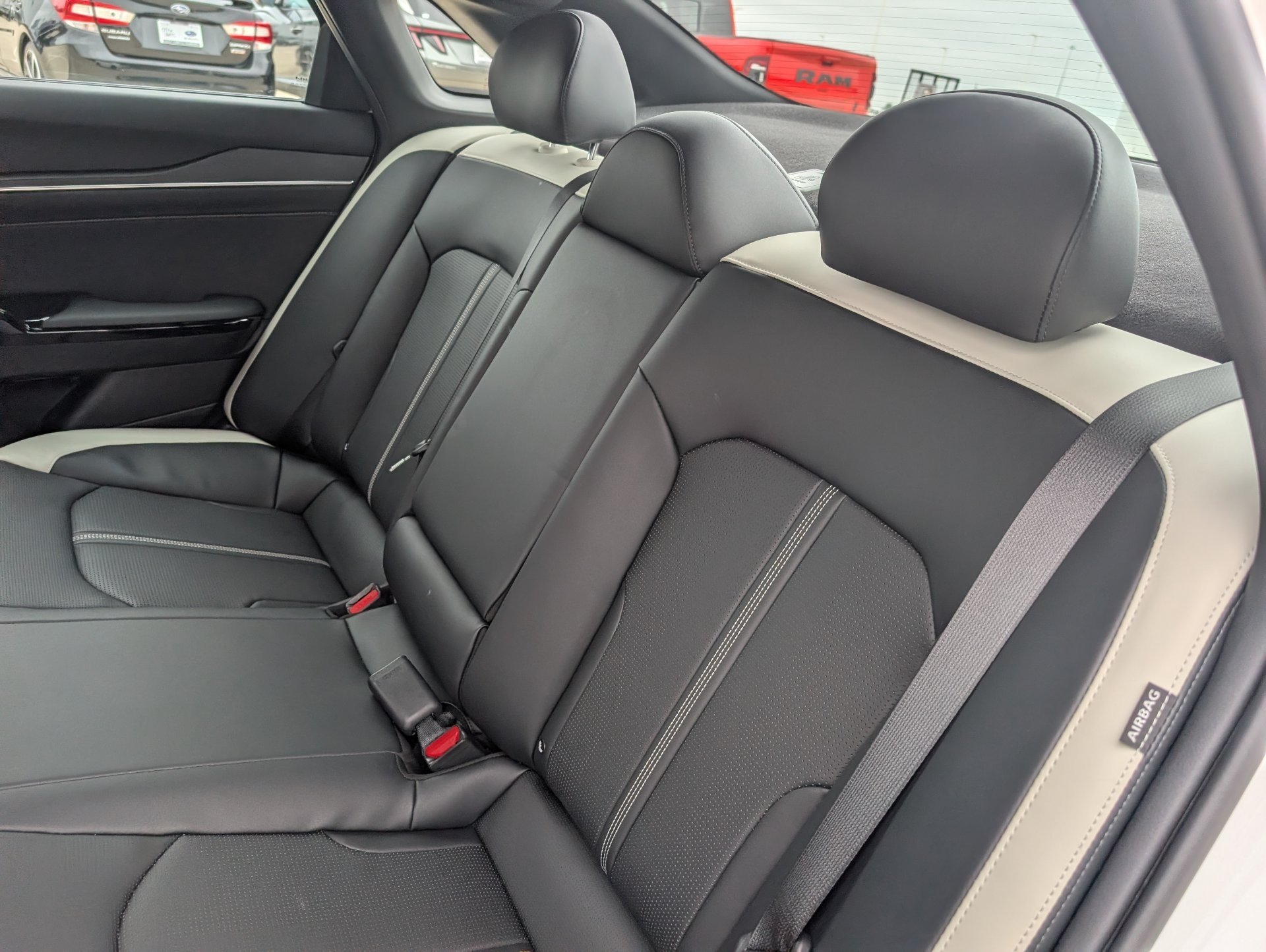 Used 2025 White Kia GT-Line image 28