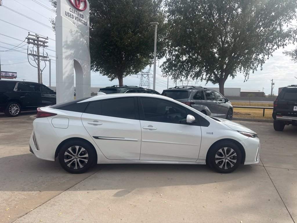 Used 2022 Beige Toyota XLE image 2
