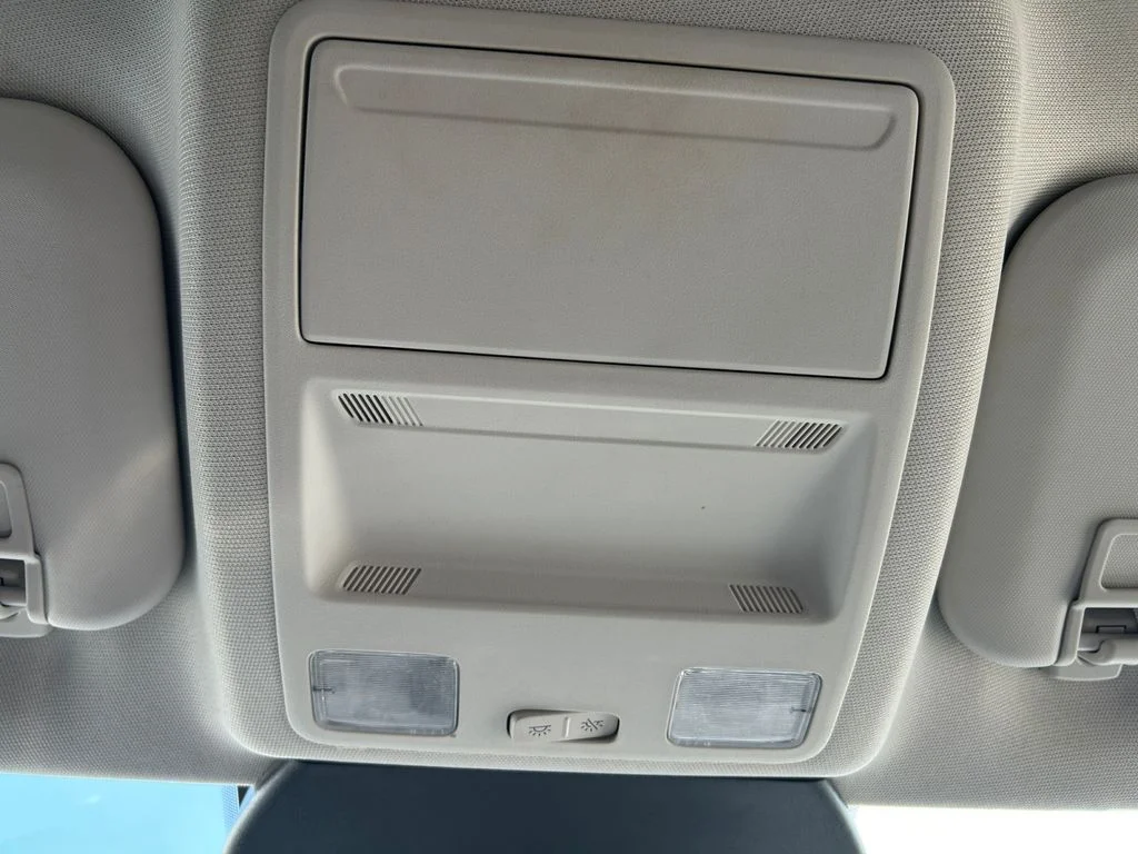 Used 2022 Gray Ford SE image 29