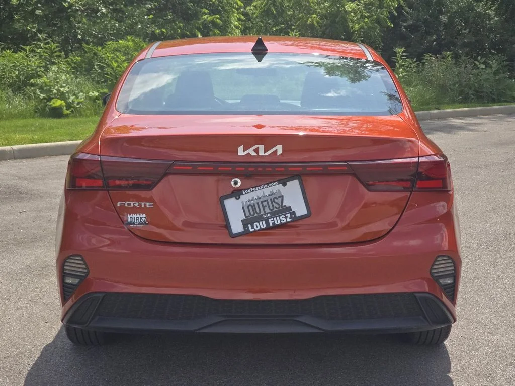 Used 2023 Red Kia LXS image 13