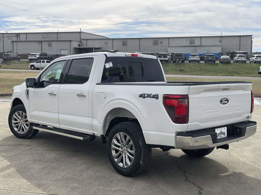 New 2026 White Ford XLT image 5