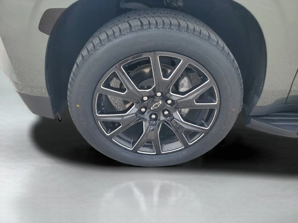 Used 2023 SILVER SAGE METALLIC Chevrolet Premier image 27