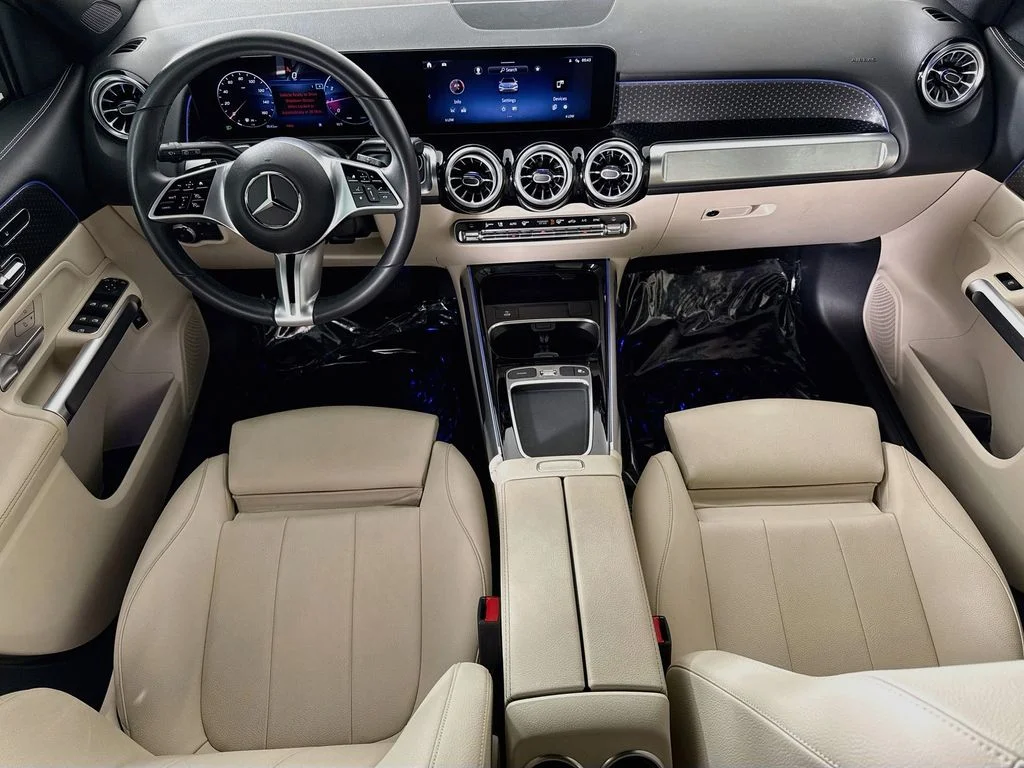 Used 2024 White Mercedes-Benz GLB 250 image 22