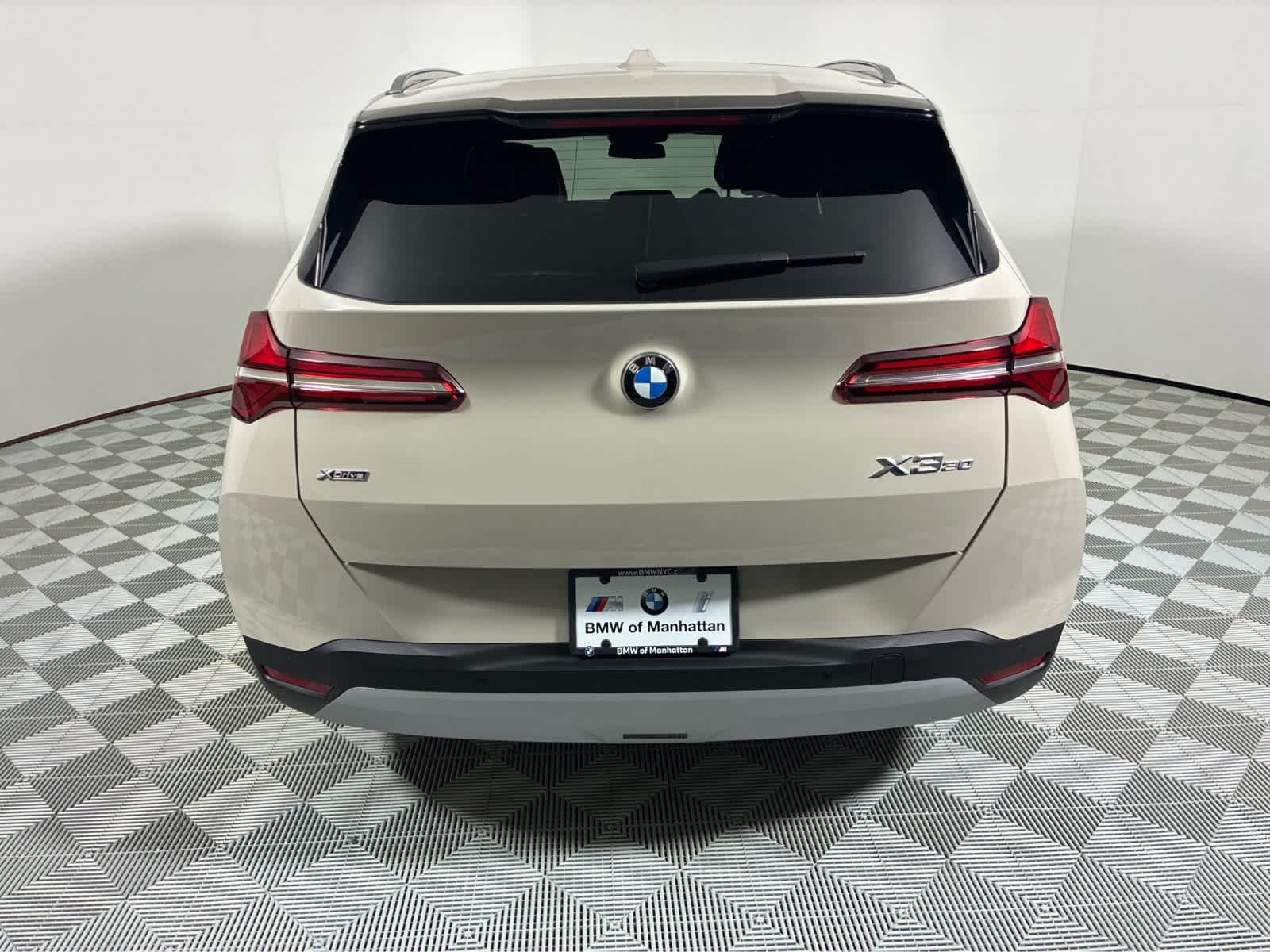 Used 2025 Dune Grey Metallic BMW 30 xDrive image 5