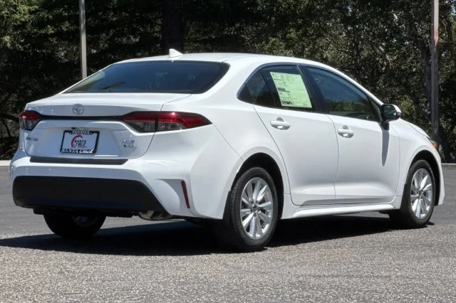 New 2026 Ice Cap Toyota  XLE image 4