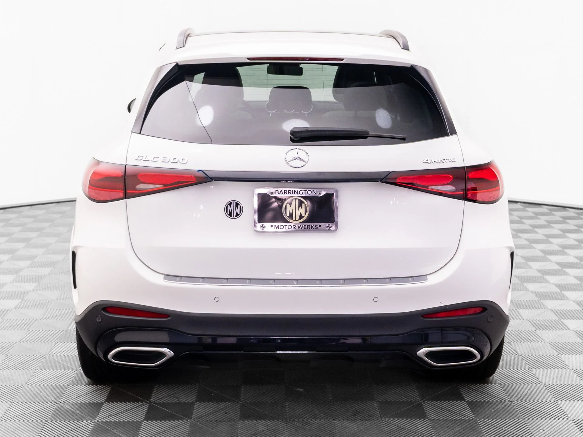 Used 2023 White Mercedes-Benz GLC 300 image 4