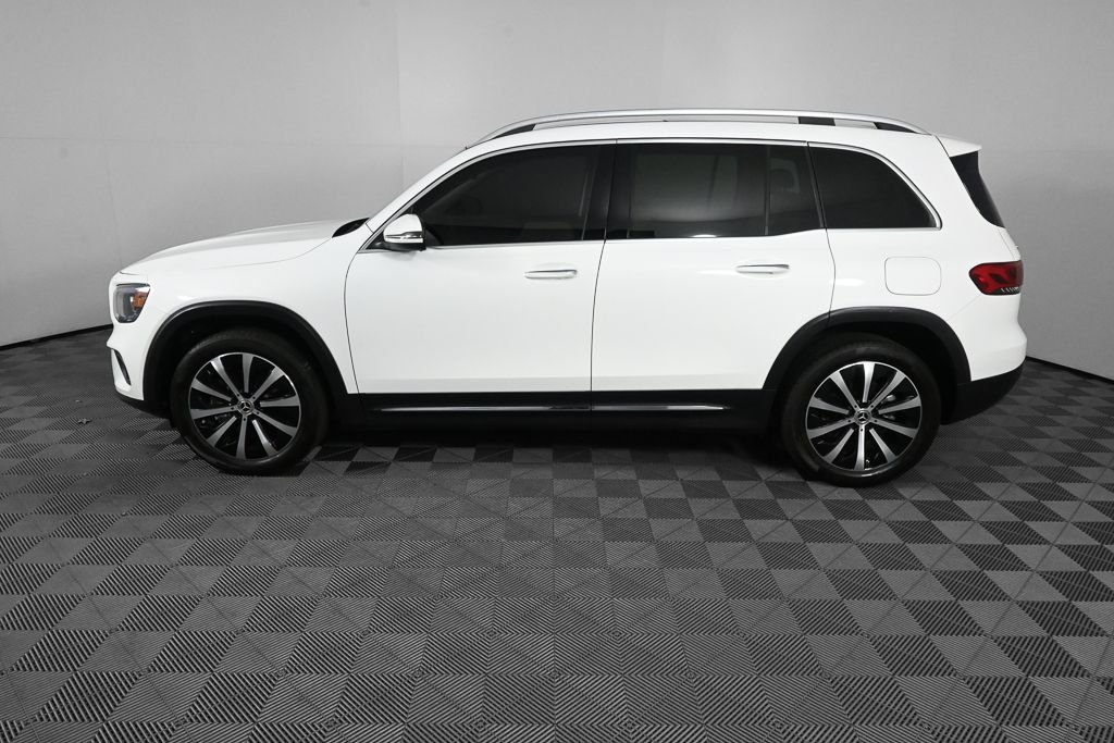 Used 2021  Mercedes-Benz GLB 250 image 3