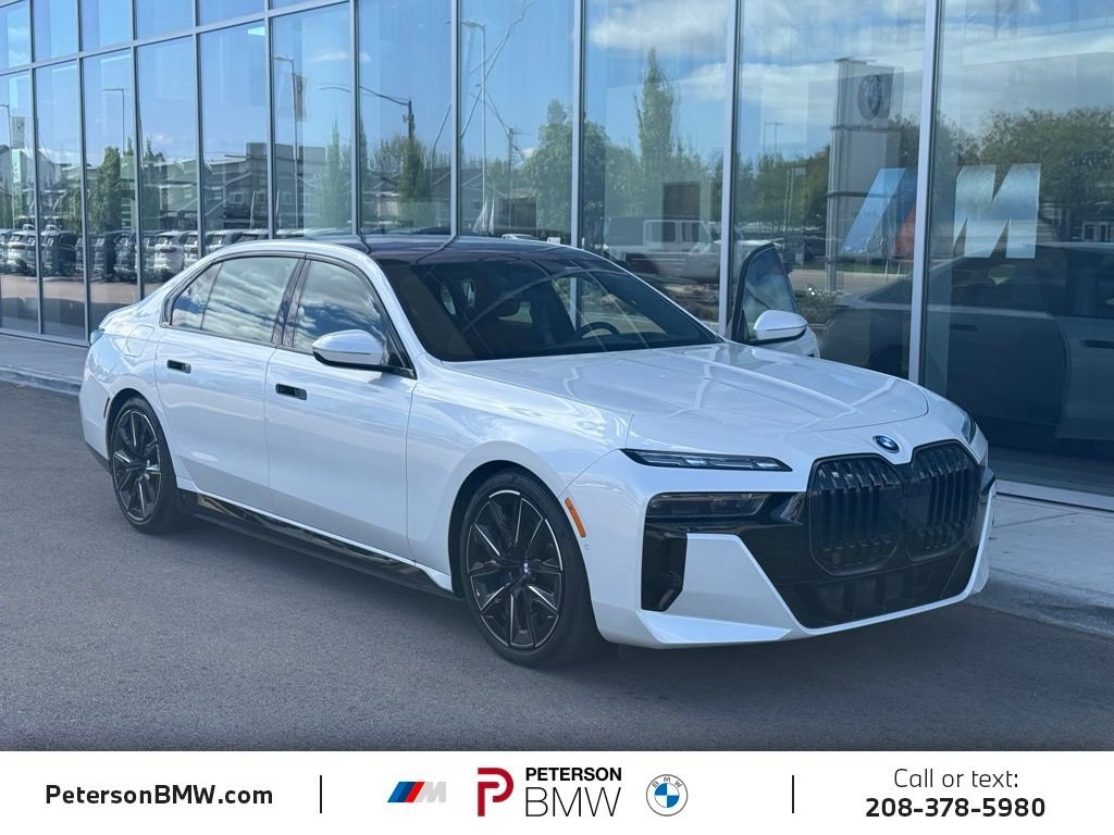 Used 2025 Mineral White Metallic BMW xDrive60 image 7