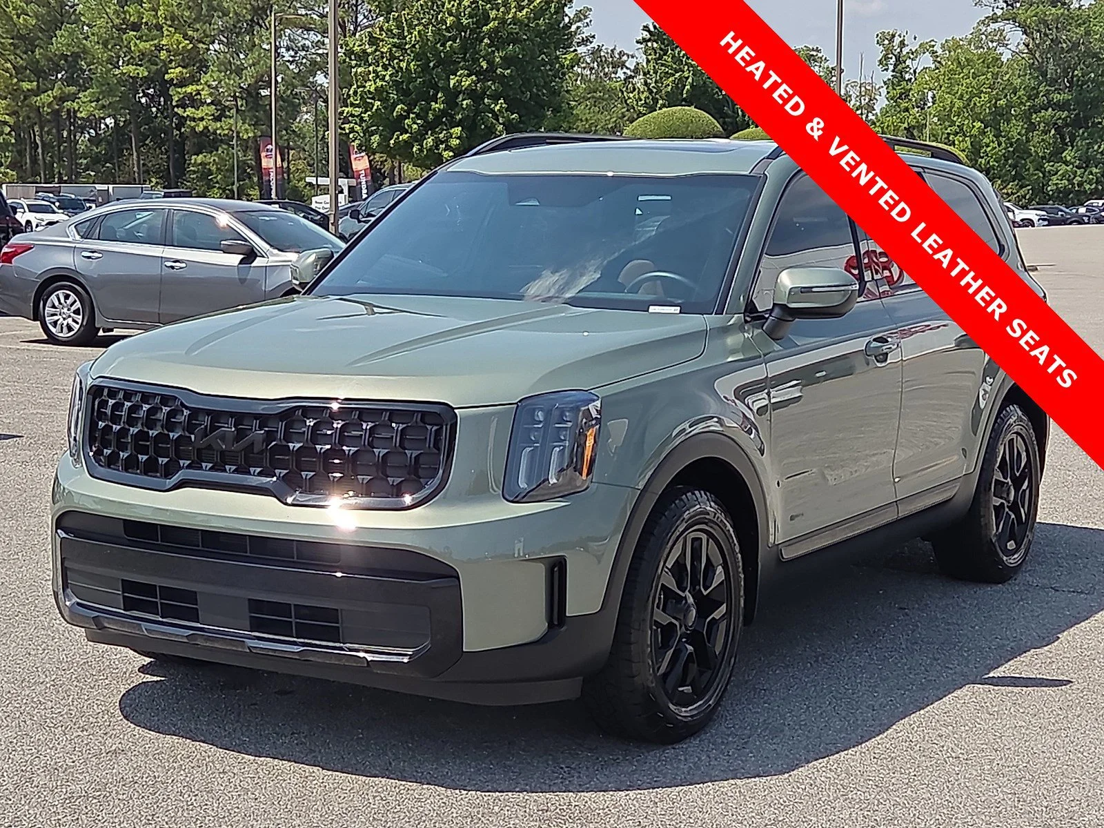 Used 2025 Jungle Green Kia EX X-Pro image 2