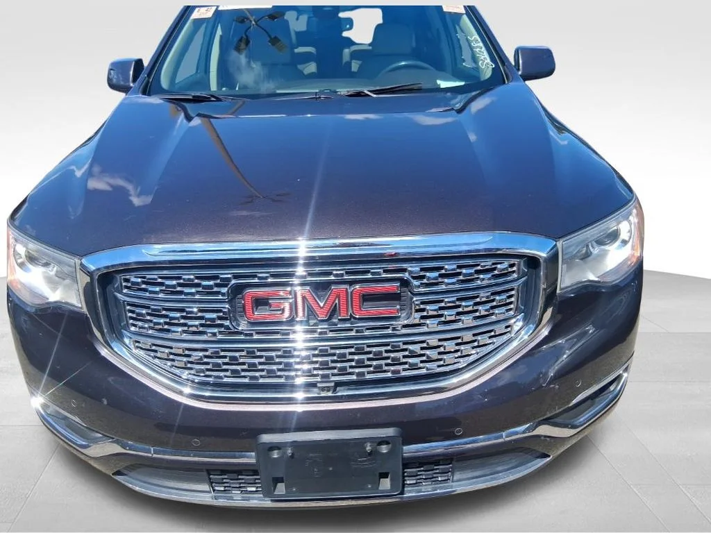 Used 2018 Silver GMC Denali image 2