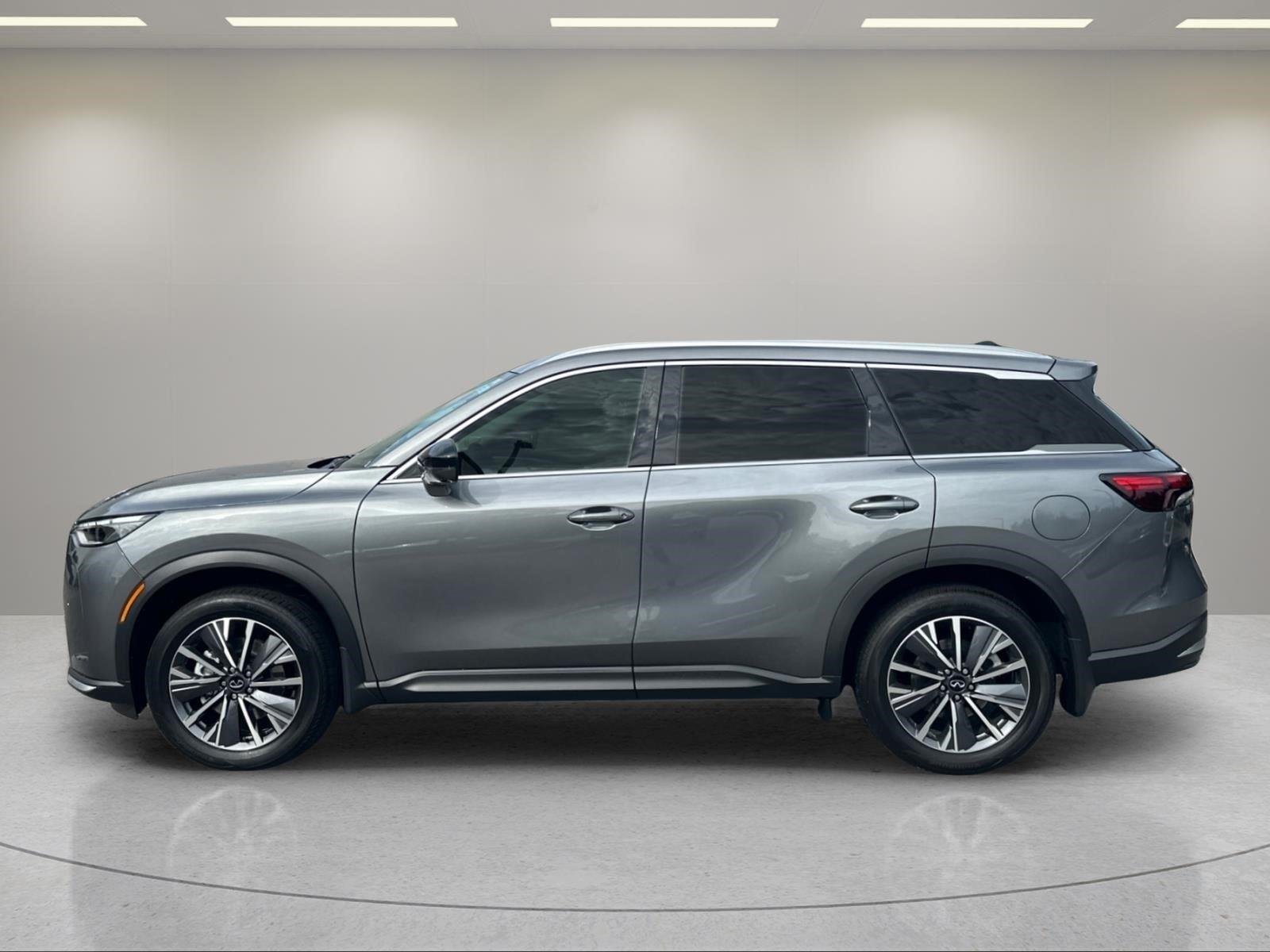 New 2027 GRAPHITE SHADOW INFINITI Luxe FWD image 2