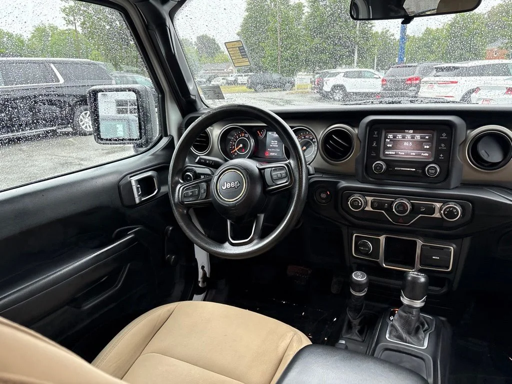 Used 2019 White Jeep Unlimited Sport image 9