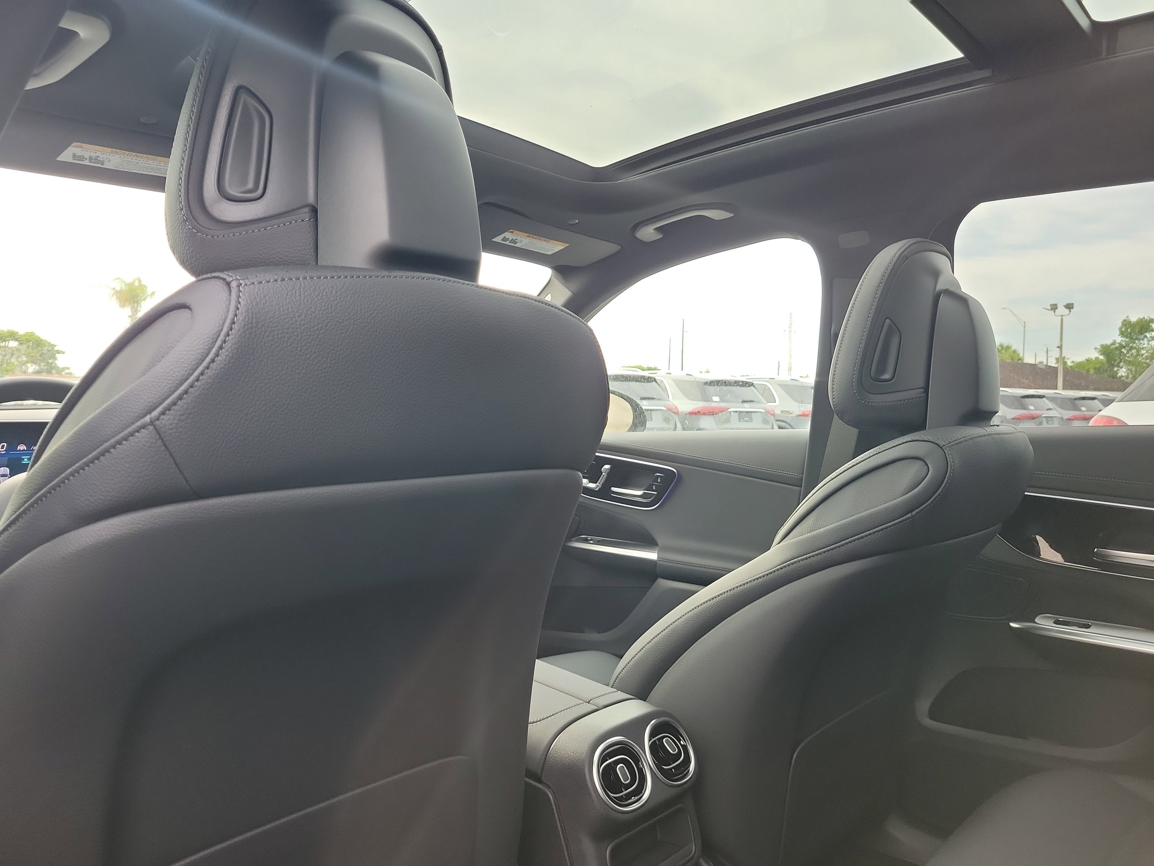 New 2026 Verde Silver Metallic Mercedes-Benz GLC 300 image 43