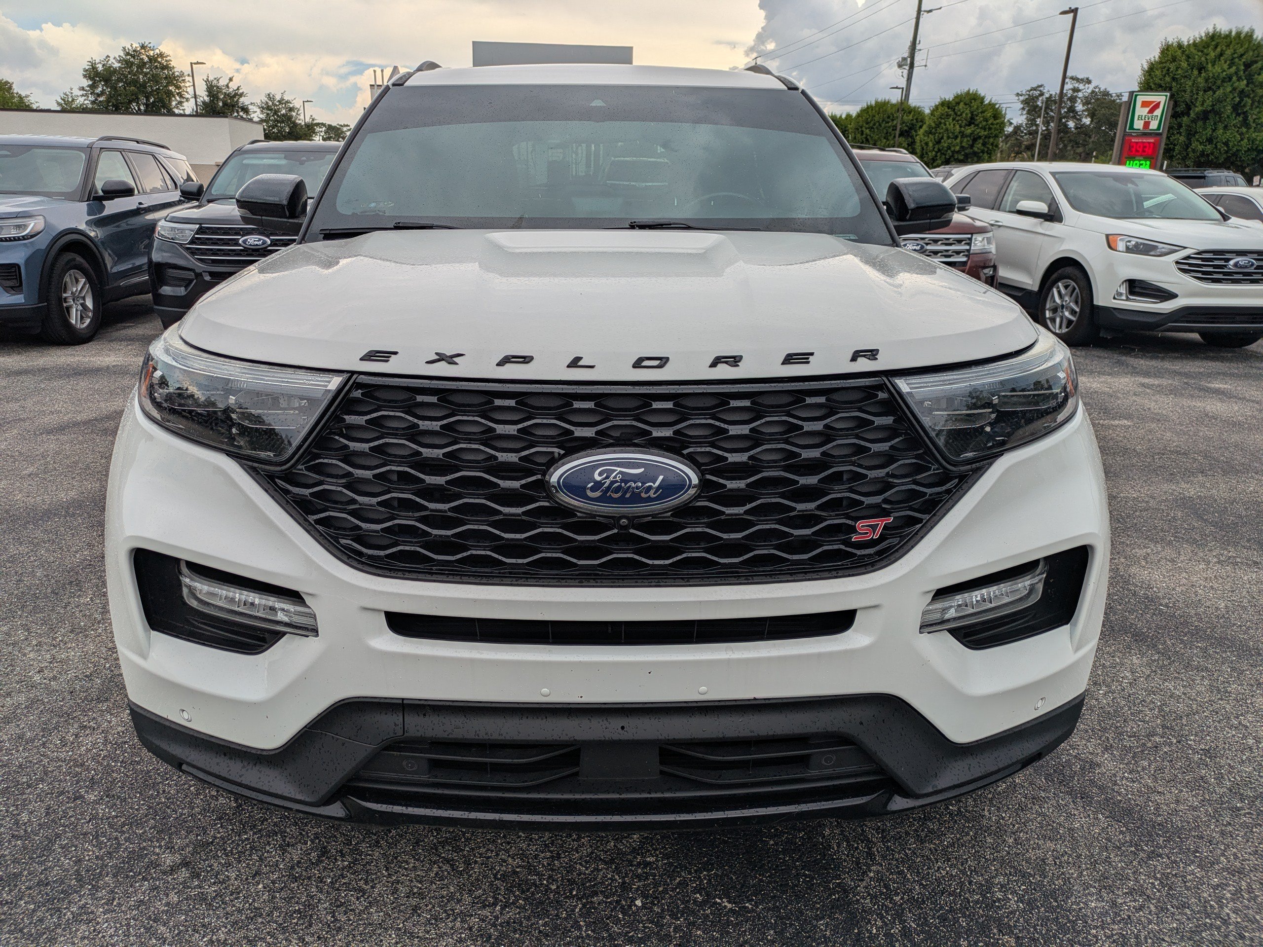 Used 2022  Ford ST image 9