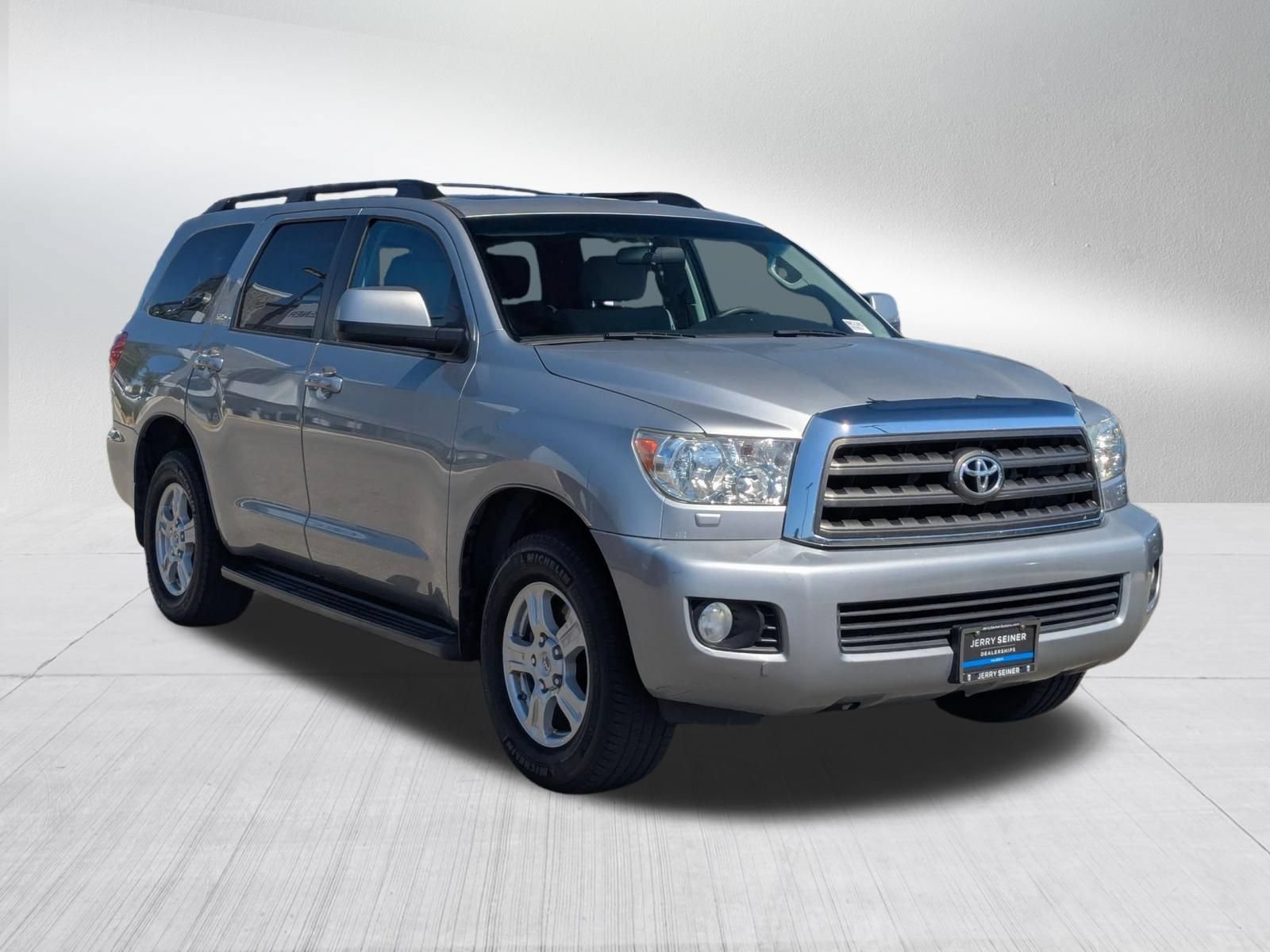 Used 2016 Silver Sky Metallic Toyota SR5 image 7