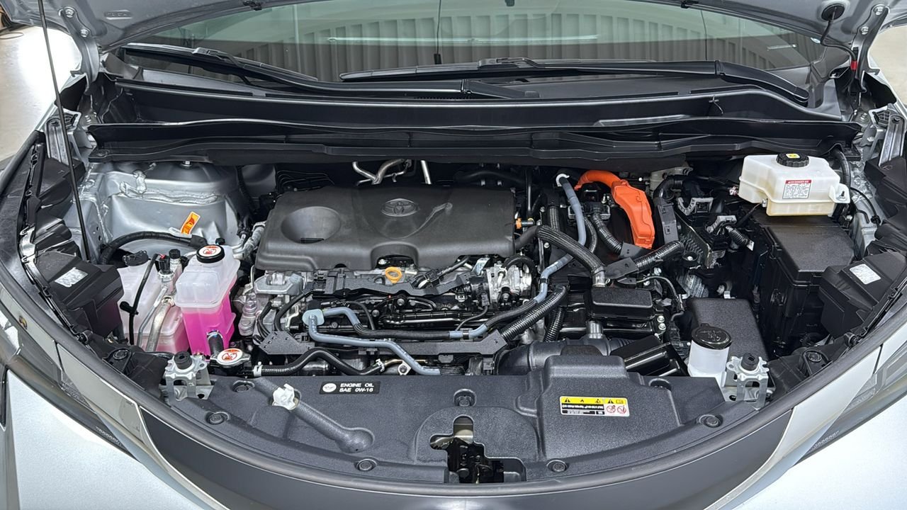 Used 2025 Silver Toyota XLE image 26