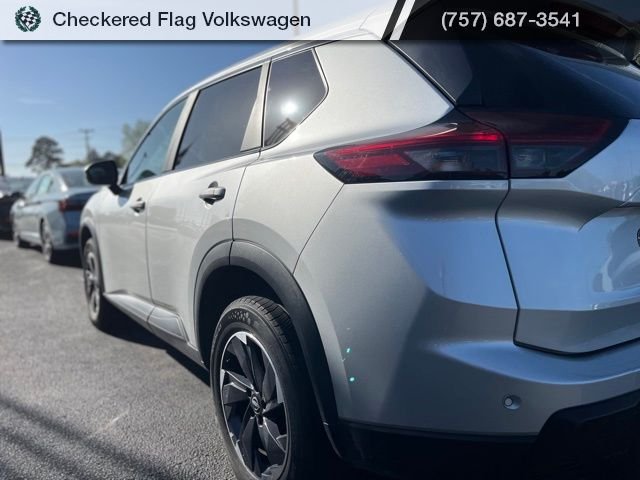 Used 2024 Brilliant Silver Metallic Nissan SV image 8