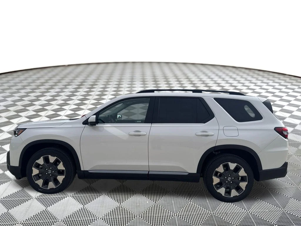 New 2026 Platinum White Pearl Honda AWD Elite image 2