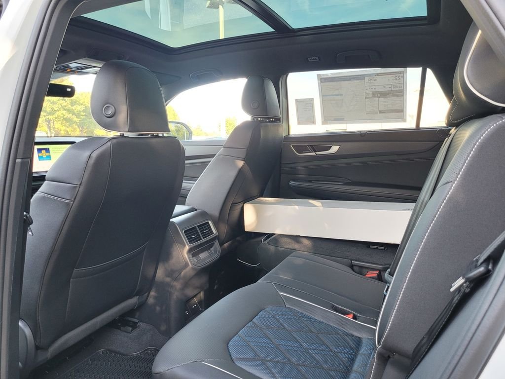 New 2026 White/off-white Volkswagen 2.0T SEL Premium R-Line image 14