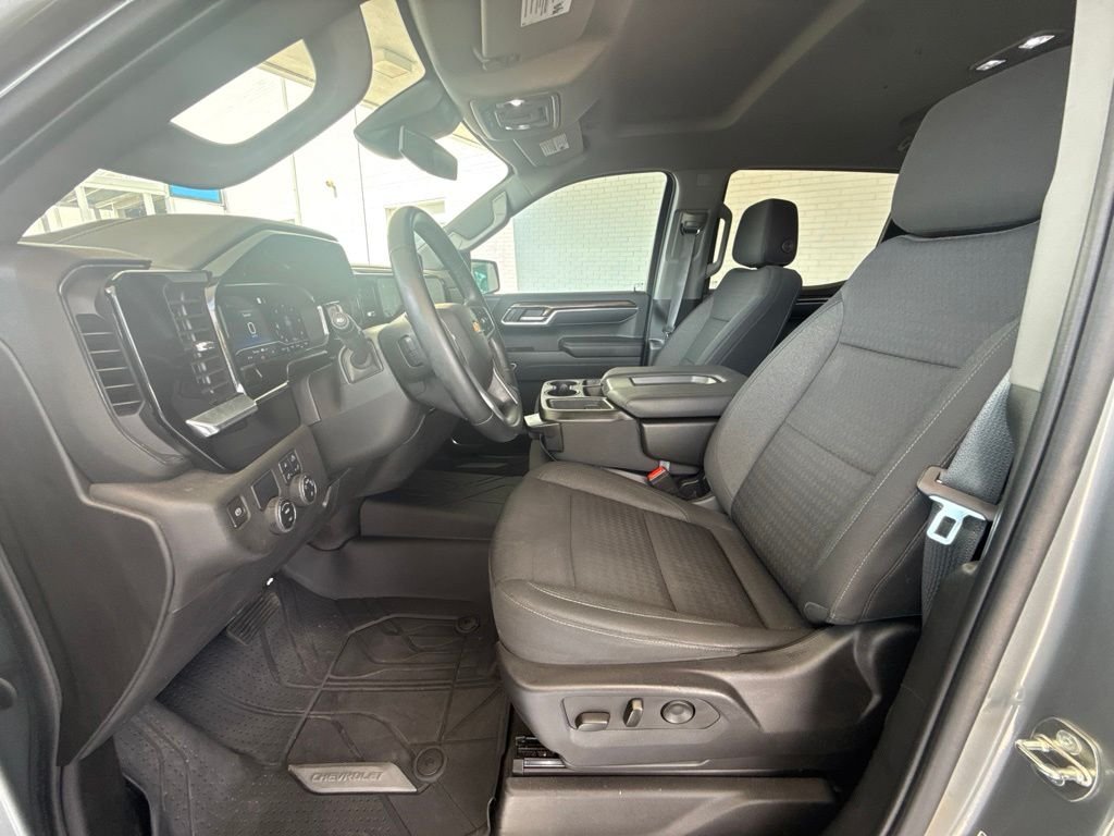 Used 2023 Gray Chevrolet LT image 31