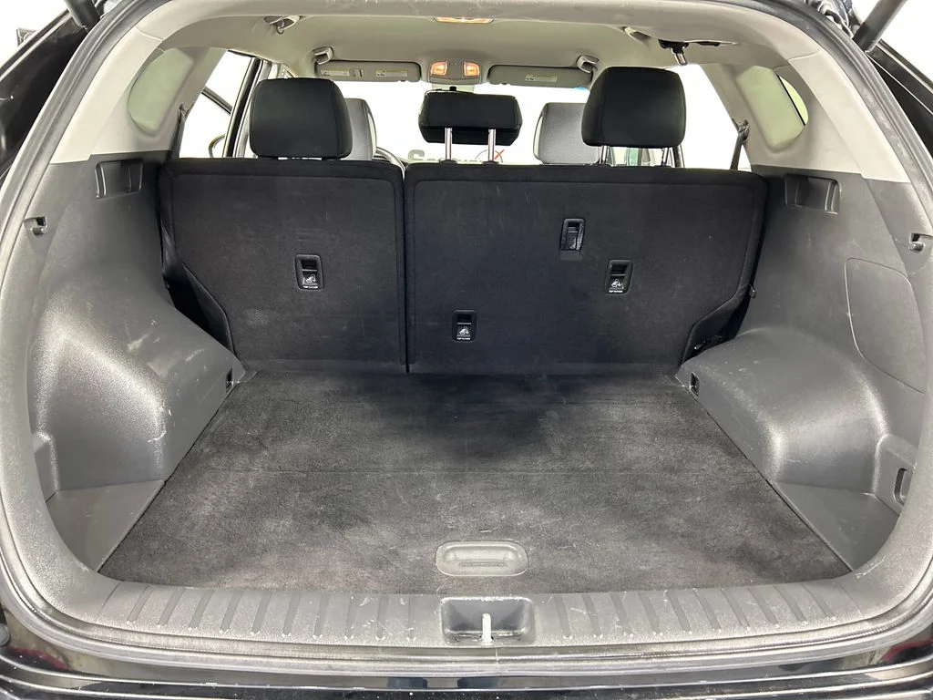 Used 2016 Black Hyundai Sport image 19