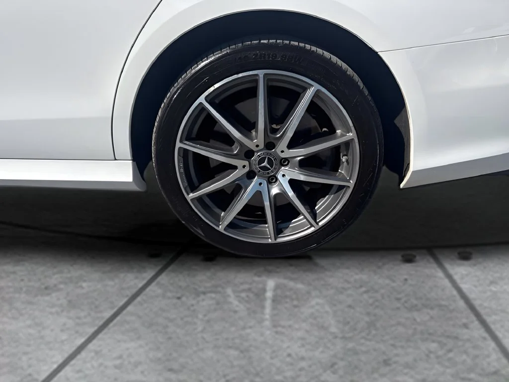 Used 2023  Mercedes-Benz E 450 image 29