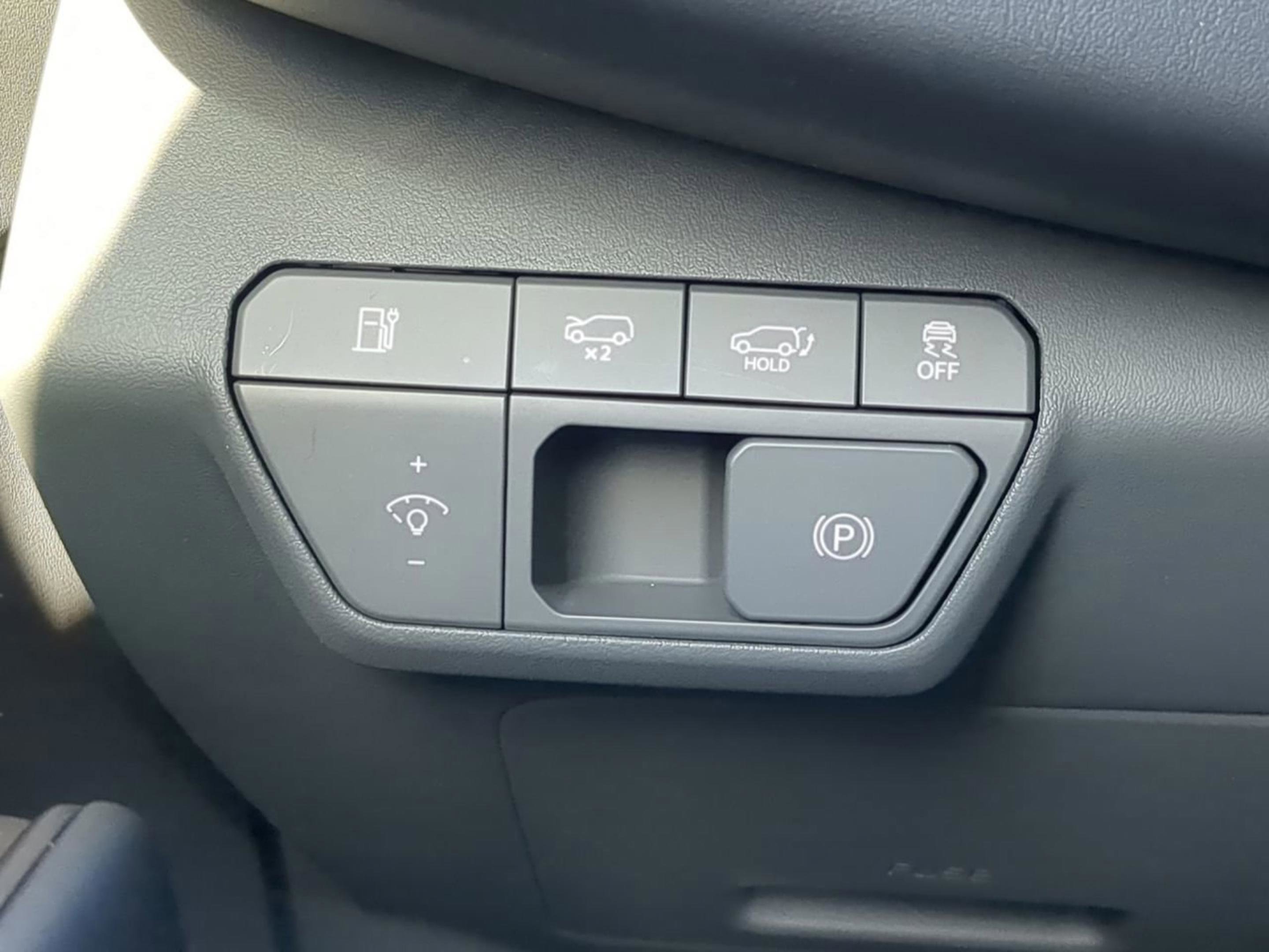 New 2026 Ivory Silver Kia Light Long Range image 26