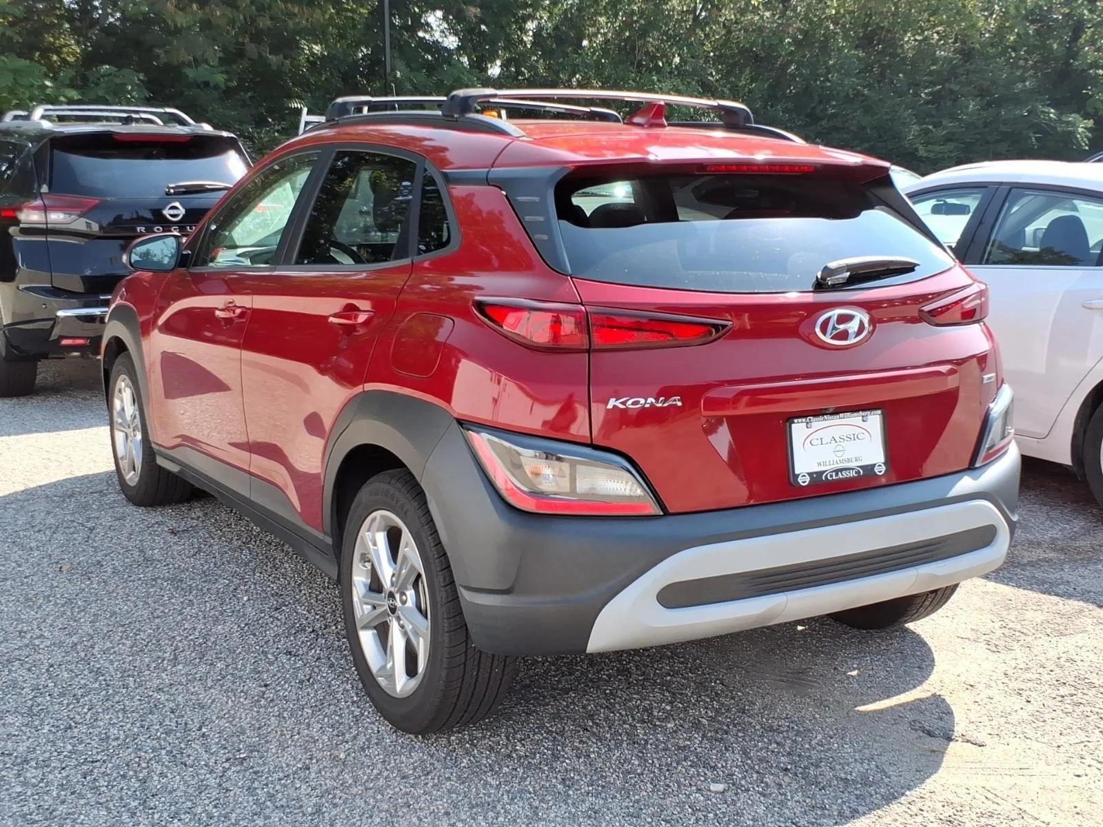 Used 2022 PULSE RED HYUNDAI SEL image 4