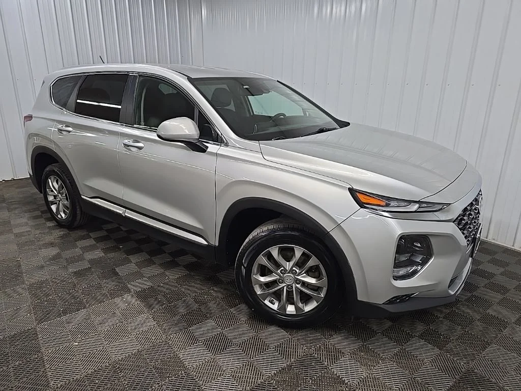 Used 2019 Silver Hyundai SE image 7