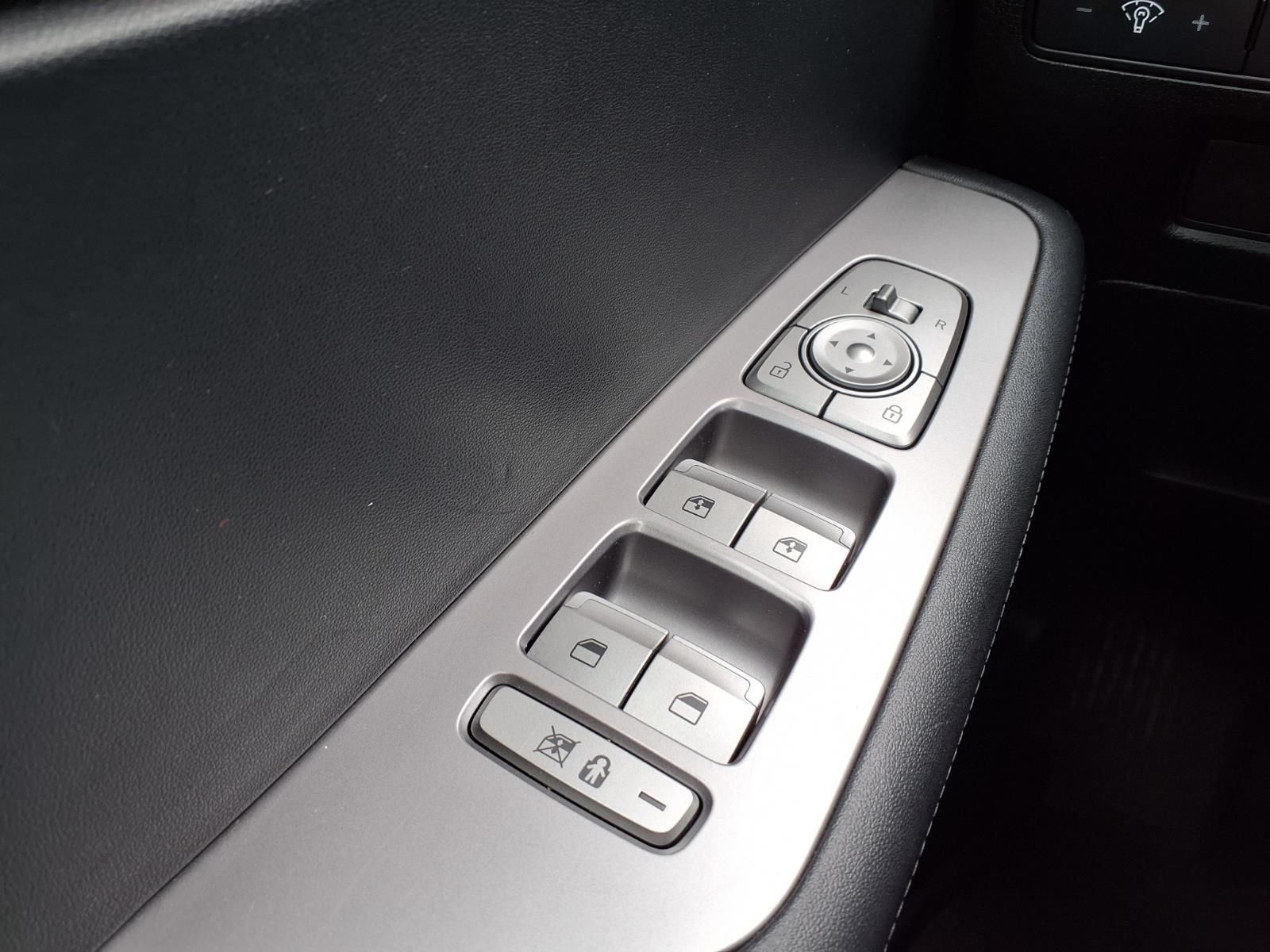 Used 2022 Abyss Black Hyundai SEL image 22