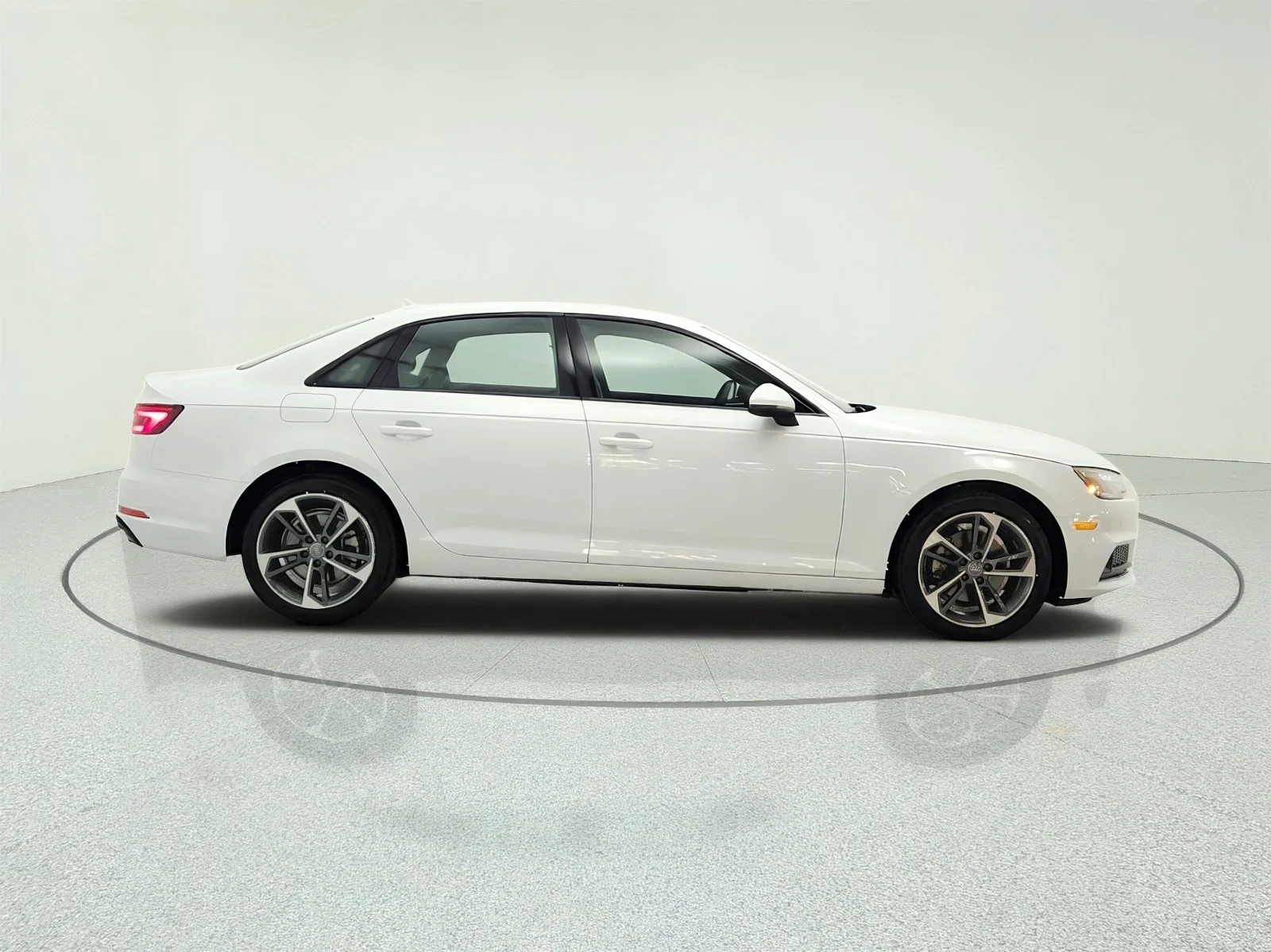 Used 2019 Glacier White Metallic Audi Premium 40 TFSI image 4