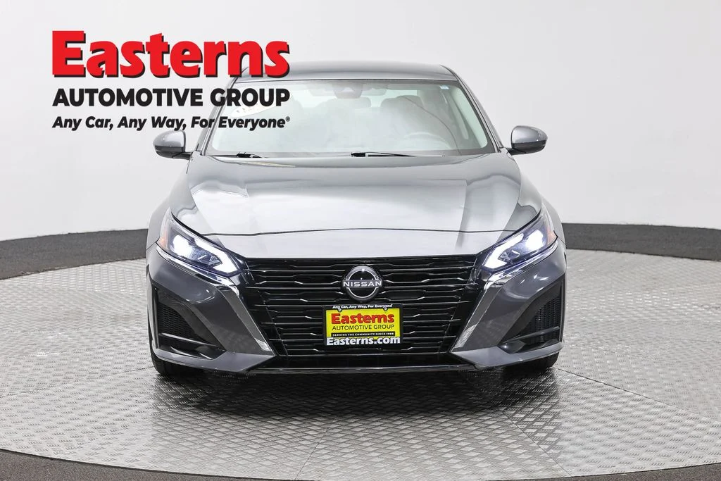 Used 2023 Gray Nissan 2.5 S image 2