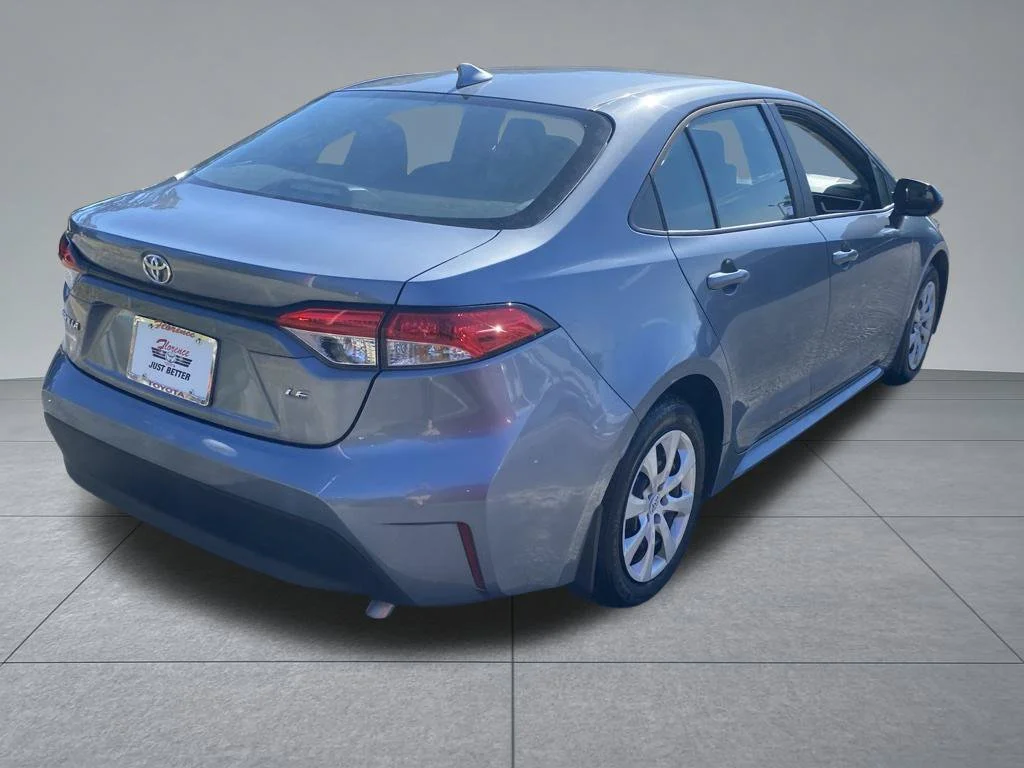 Used 2025  Toyota LE image 15